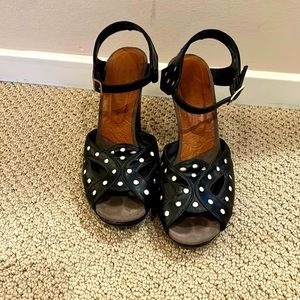 Women’sChie Mihara polka dot heels